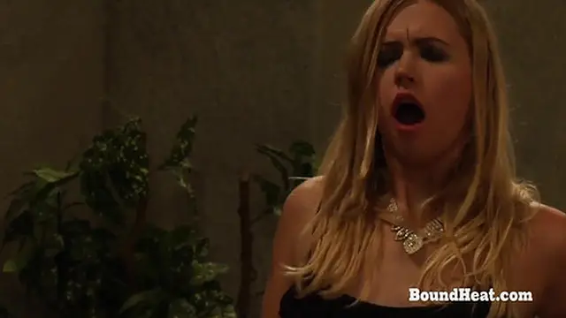 Lez Domination: Soph′s Oxy-Degrading Oral😜 Frenzy on Her Hungry Mistress