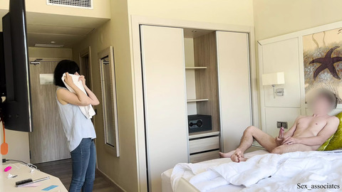 Hotel Maid Gets Down on Hands and Knees for Public Dick🌭 Flicker
