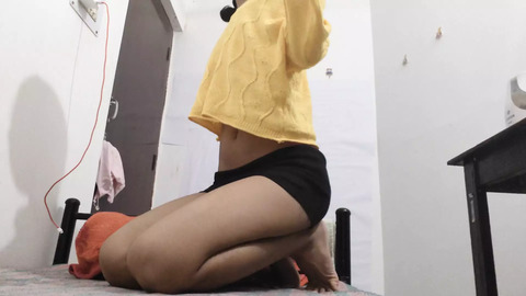High school tramp gets off to self-love in the classroom, creamy vagina🌮️