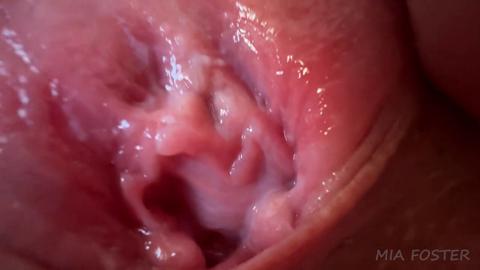 Juicy young thing's ultra-intimate vulva solo playtime