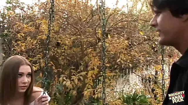 Brown hair gets turned on by eating white man′s thick cock🌭 then getting anal👌 penetrated