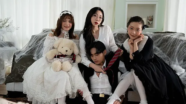 Model TV - the Witch Asks for Cum-double Demon Fight for Food