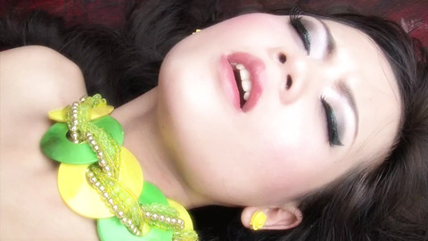 Wild Asian babe gets her ass🍑 licked & banged rough in her pink hole