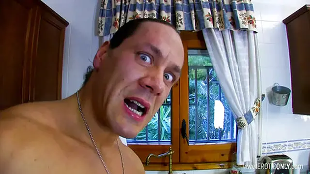  Horny🥵 girlfriend-in-law? I get lucky with her ass🍑 in the kitchen while wife watches!