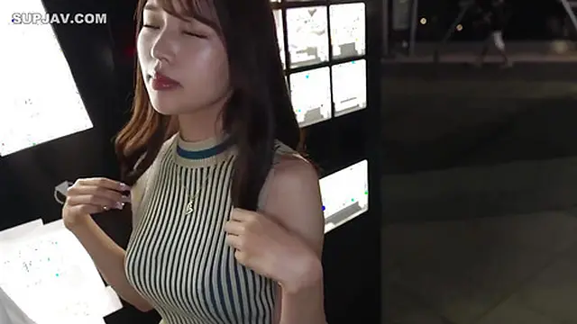 Sexy Asian Babe - 21214