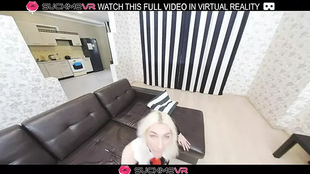 Blonde Mia Cheers enjoys a big cock🌭 in VR
