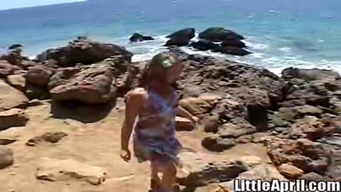 Sexy young nymph masturbates in alfresco setting