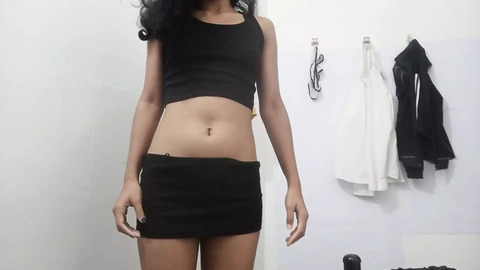 Hot 18-Year-Old Schoolgirl Screams In Her Dorm While Self-Lovin'