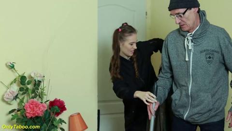 Granny Receives Grandpa's Dick🍆 for Cash