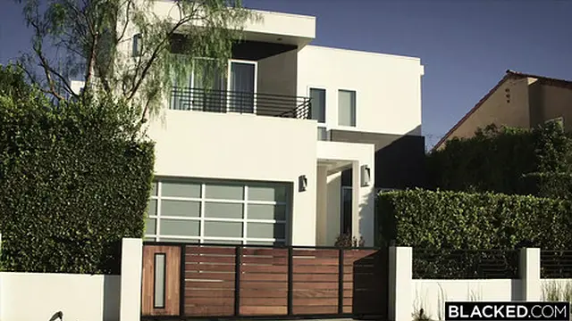 Naughty😈 Vixen Plus Teasers Her Friends With BBC Pleasure