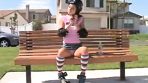 Solo skateboarding beauty Chloe pleasures herself