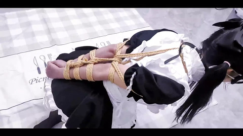 Maid Suffers Non停ce@#@ under Painful Thrusts