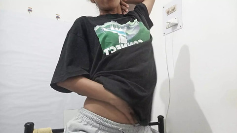 GF teasing with a mirror, solo action on show