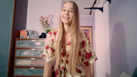 Teen妓女 Receives Intense色情 Massage & Hot Action