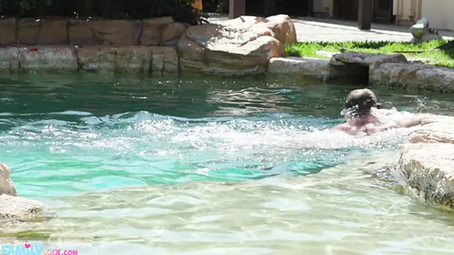 Britney Rose Gets Sucked Hard by Her Lusting hunk