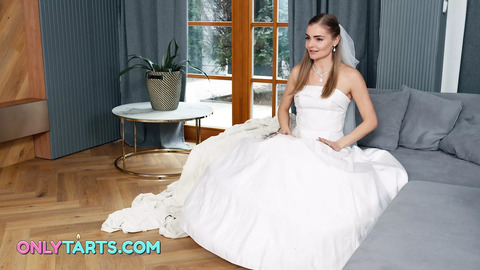 Desperate Young Bride Craves Big Dick🌭 Action