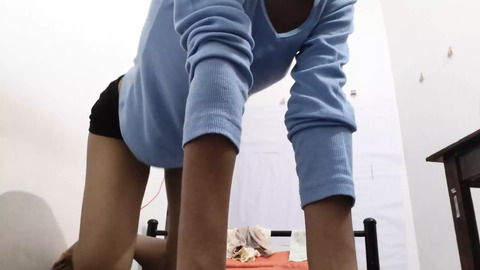 girls pussy leaking