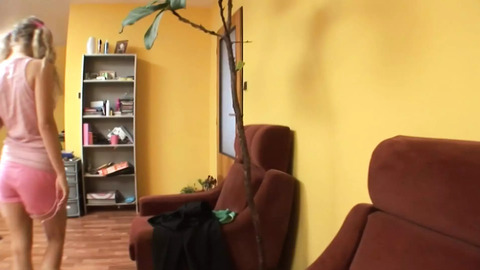 Stepdaughter Craves Blowing Horny🥵 Dad's Dick🍆 & Getting Filled