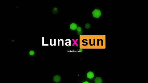 Big Booty Chick Twerks NAKED In Reverse, LunaxSun's Daily XXX Show!