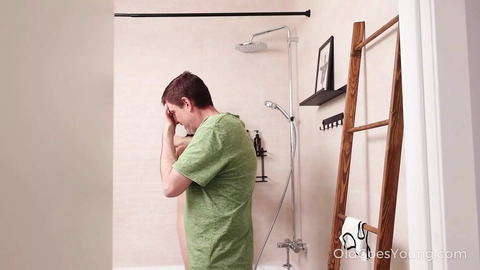 Granny Craves Teen Pisser in Shower🚿