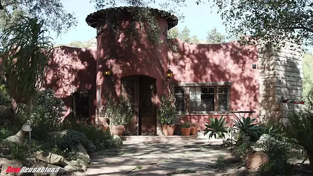 Asian Teen Student Alona Wants to See It