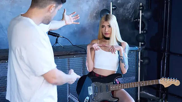 Steamy girlfriend Sucks & Fucks Lucky boyfriend Post-Guitar Jam