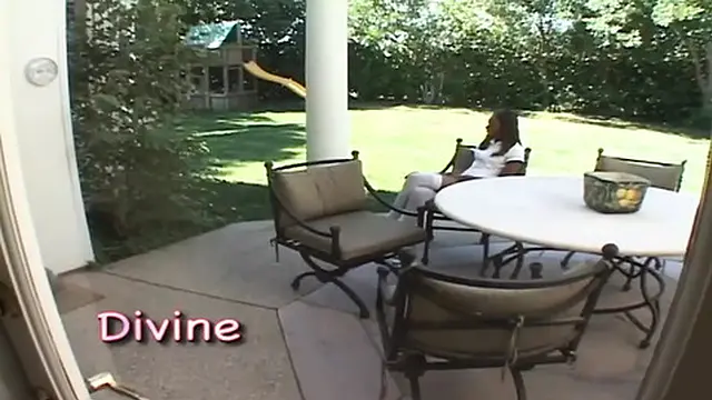 Divine Has A Nice Creampied Hole