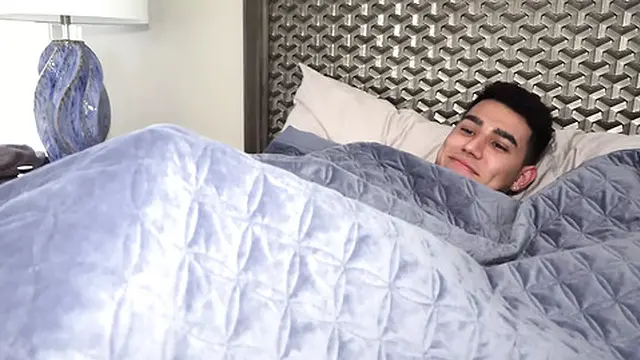 MALE STRIPPER CRUSHES SMALL FRESH WITH MOST INTENSE ORGASM💦