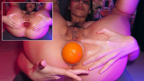 Teen Anal👌 Fun with Vibrator and Orange (Close Up, Hairy Pussy🌮️, Huge Toy)