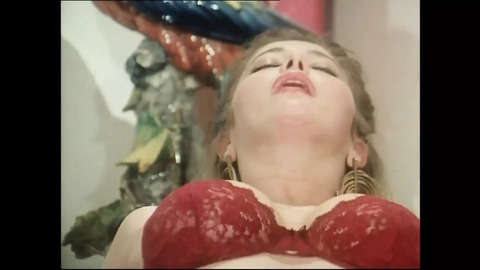 Moana Pozzi and Young Slut Fucked in Hairy Pussy and Cum in Mouth by Two Huge Vintage Cocks