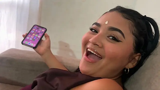 Watching my girlfriend drives me wild &mdash;  I can′t stop myself