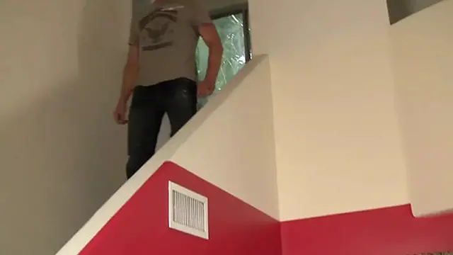 Teen girl enjoys riding a large cock🍆 with wild passion