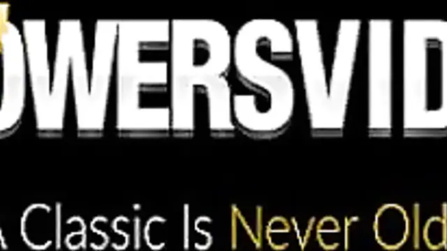 Young babes lick each others pussies before 3way pounding