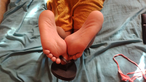 She's obsessed with those sexy soles being devoured