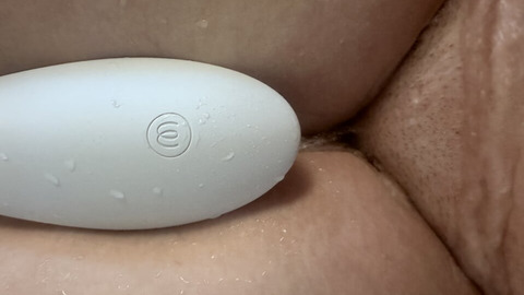 Waterboarding my wet vulva with each successive spray