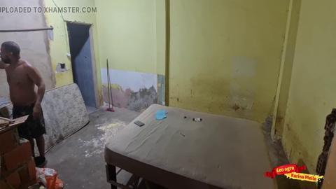 Juicy Teen Seduces Sexy Brickie for Juicy Rear Entry Frenzy!