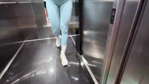Fit Teen Bubble But Fucks her Personal Trainer after the Gym