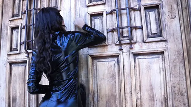 Cheerleader Team meets at hotel for sucking and licking