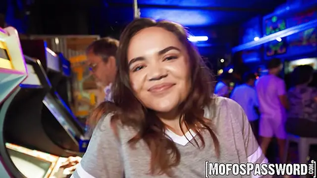 Teen Naudi Nala spreads her legs for a rough fuck in a dark barcade