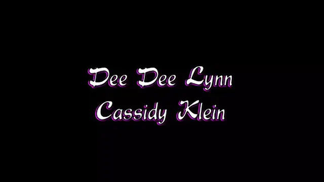 Redhead And Brunette Coeds Get Caught In Each Other′s Clits