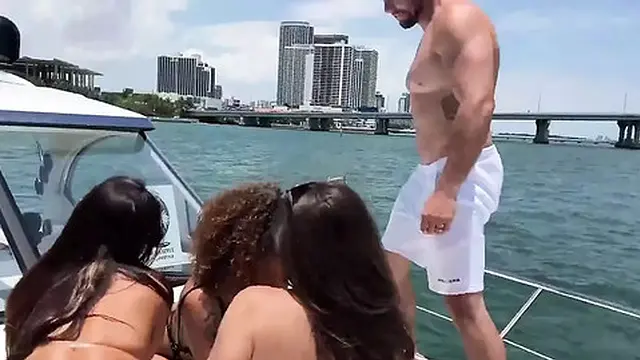 I Got a Big Yacht and Loaded It with a Bunch of Hot Bitches to Fuck My Big Dick🍆 on the Open Sea