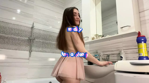 I saw her ass in the bathroom and came on her tits