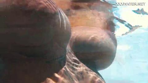 Poolside sex sessions with sultry Latin siren Yorgelis