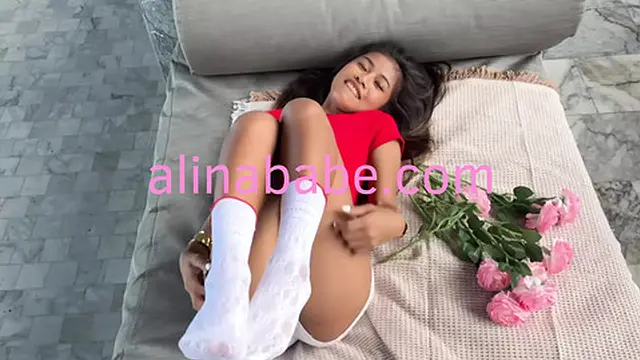 Wild Amateur Girl With Her EXTRA Hot Twerk Moves