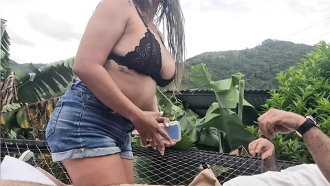 outdoor blowjob on vacation with girlfriend