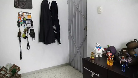 I Played a Prank on the Pizza Delivery Guy and Fucked Myself Until He Cum