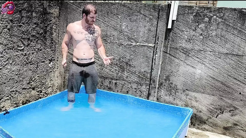 hot threesome fuck in the pool