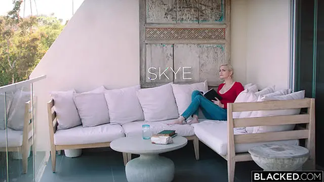 Blacked She′s Never Had BBC and Wanted to Treat Herself