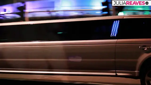 Student Lays Out a Hard and Horny Sex in the Car