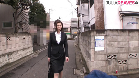 Skinny Asian woman making her first fuck video